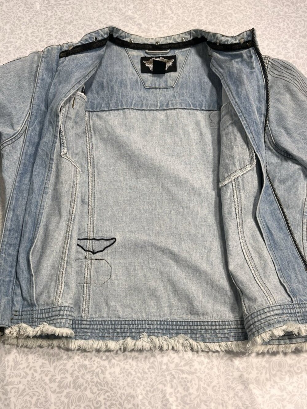 Women’s Sz XL Harley Davidson Denim Jacket Patches Studs Distressed Light Blue - Picture 10 of 13